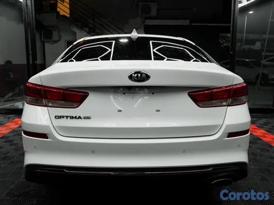 2020 Kia Optima — foto 9 / 11