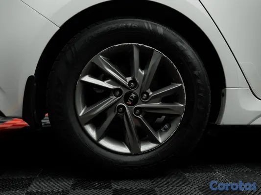 2020 Kia Optima — foto 11 / 11
