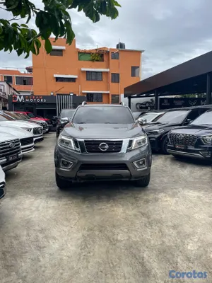 2018 Nissan Frontier — foto 2 / 11