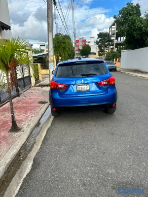 2017 Mitsubishi Outlander — foto 2 / 4