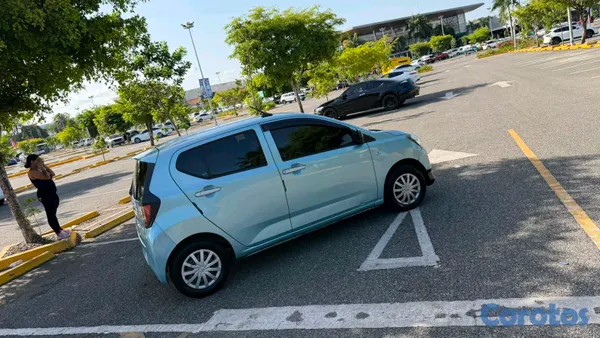 2019 Toyota Pixis — foto 5 / 8