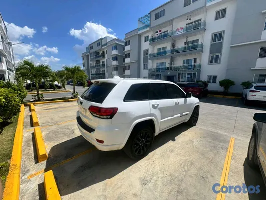 2020 Jeep Cherokee — foto 6 / 10