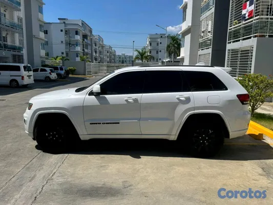 2020 Jeep Cherokee — foto 7 / 10
