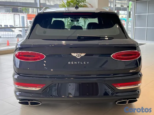 2025 Bentley Bentayga — foto 5 / 11