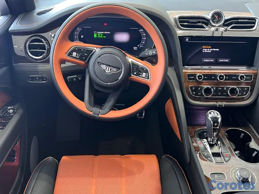 2025 Bentley Bentayga — foto 8 / 11