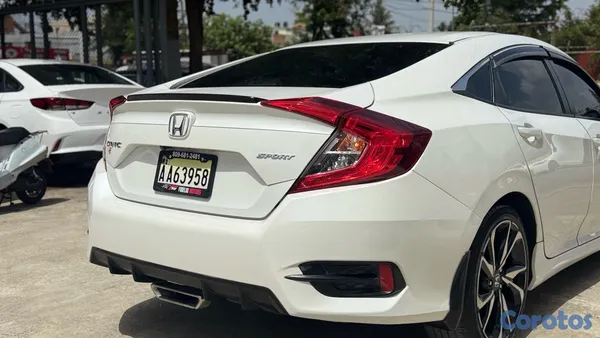 2020 Honda Civic — foto 9 / 10