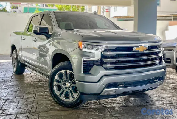2025 Chevrolet Silverado — foto 2 / 10