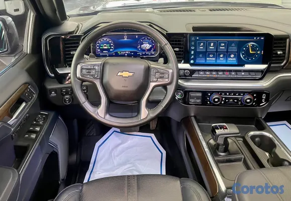 2025 Chevrolet Silverado — foto 7 / 10
