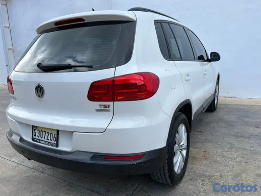 2013 Volkswagen Tiguan — foto 7 / 15