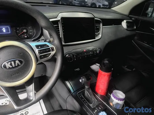 2016 Kia Sorento — foto 2 / 15