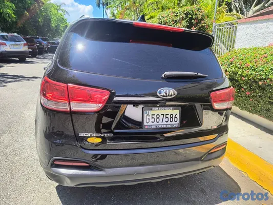 2016 Kia Sorento — foto 12 / 15