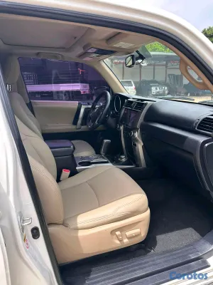 2011 Toyota 4 Runner — foto 4 / 5