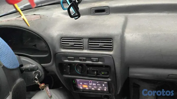 2000 Toyota Starlet — foto 5 / 5