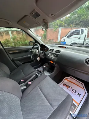 2011 Suzuki Swift — foto 2 / 10