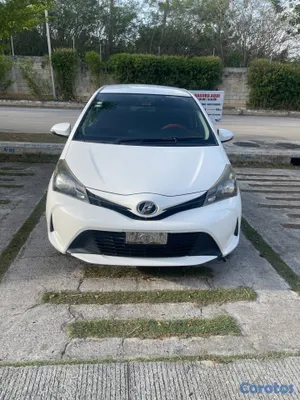 2017 Toyota Vitz — foto 9 / 11