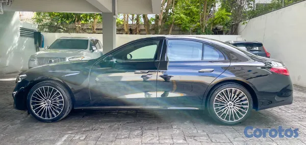 2026 Mercedes-Benz Clase E — foto 3 / 14