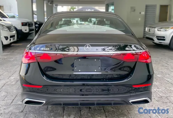 2026 Mercedes-Benz Clase E — foto 4 / 14