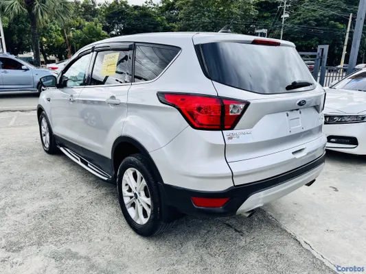 2019 Ford Escape — foto 3 / 10