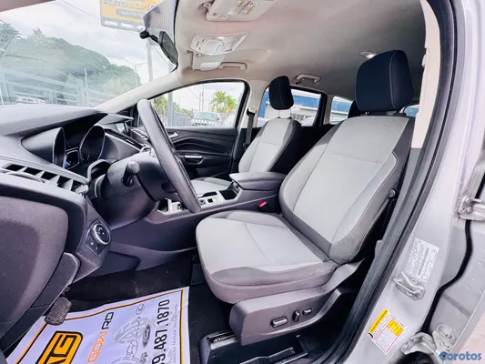 2019 Ford Escape — foto 6 / 10
