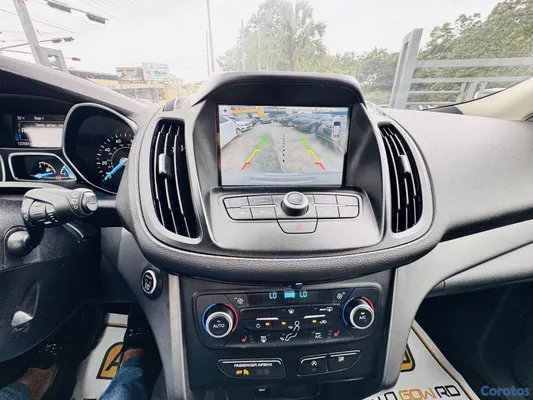 2019 Ford Escape — foto 9 / 10
