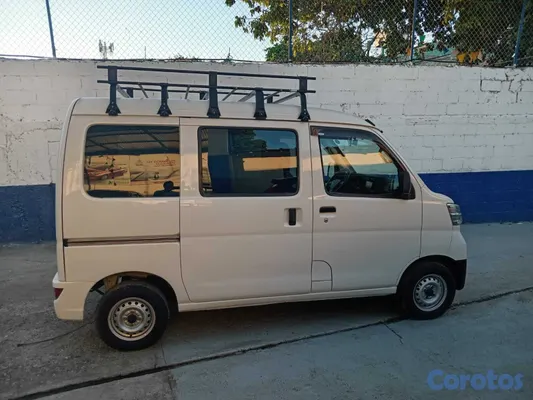 2020 Daihatsu Hijet — foto 6 / 10