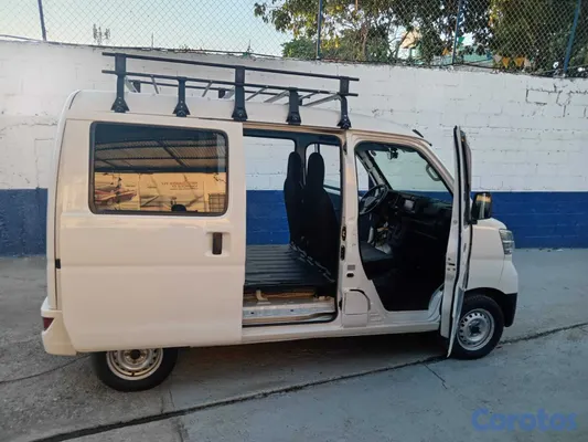 2020 Daihatsu Hijet — foto 7 / 10