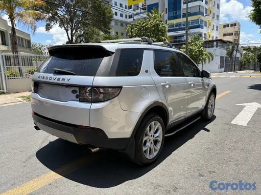 2016 Land Rover Discovery — foto 4 / 6