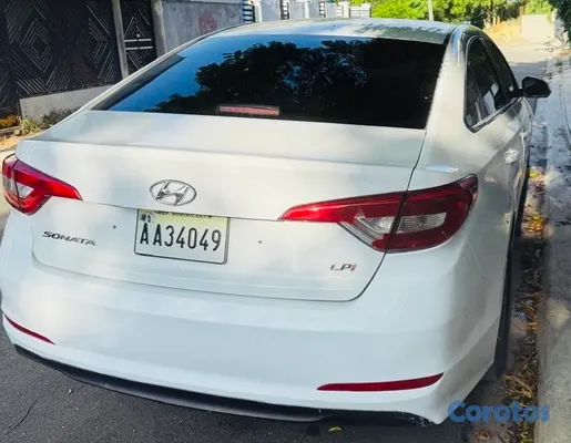2017 Hyundai Sonata — foto 2 / 6
