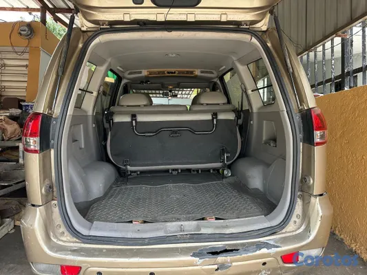 2008 Mitsubishi Zinger — foto 13 / 17