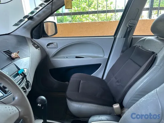 2008 Mitsubishi Zinger — foto 15 / 17
