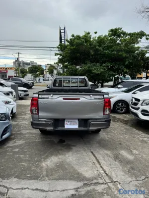 2023 Toyota Hilux — foto 7 / 10