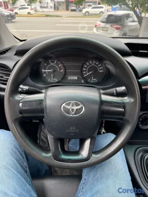 2023 Toyota Hilux — foto 9 / 10