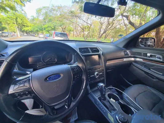 2018 Ford Explorer — foto 7 / 10