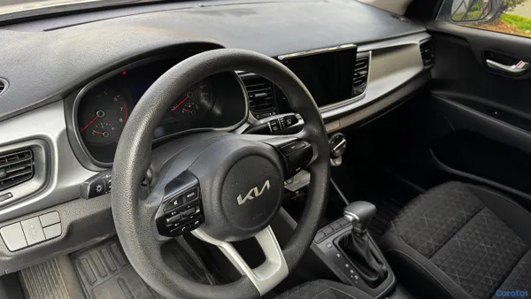 2023 Kia Rio — foto 13 / 13