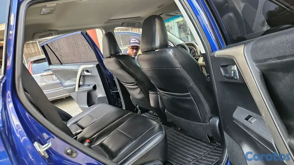 2015 Toyota Rav-4 — foto 6 / 12