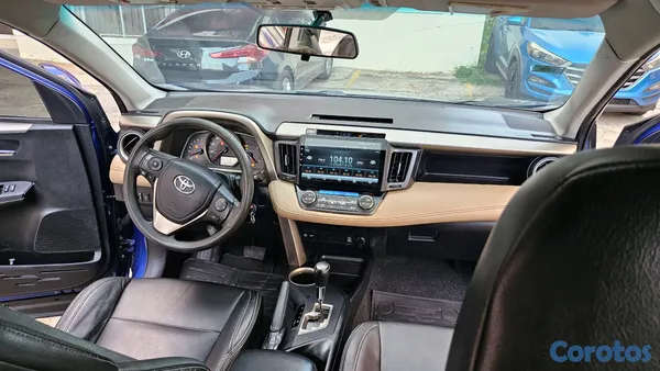 2015 Toyota Rav-4 — foto 10 / 12
