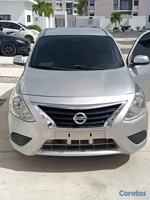 2020 Nissan Versa — foto 2 / 9