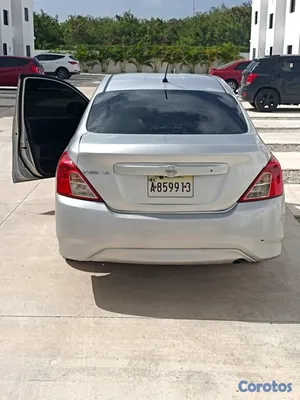 2020 Nissan Versa — foto 3 / 9
