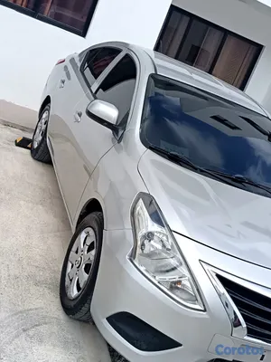 2020 Nissan Versa — foto 8 / 9