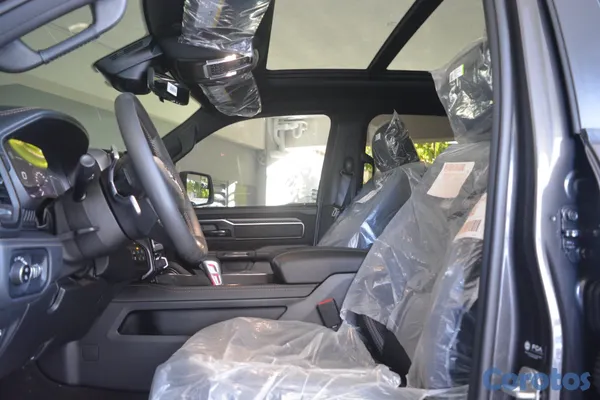 2026 Otra Ram 1500 TRX — foto 9 / 15