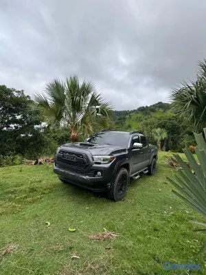 2019 Toyota Tacoma — foto 2 / 3