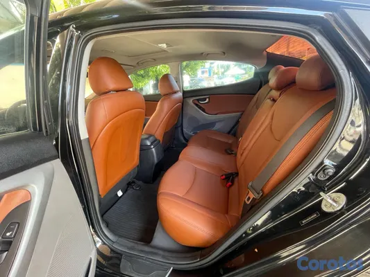 2014 Hyundai Elantra — foto 5 / 10