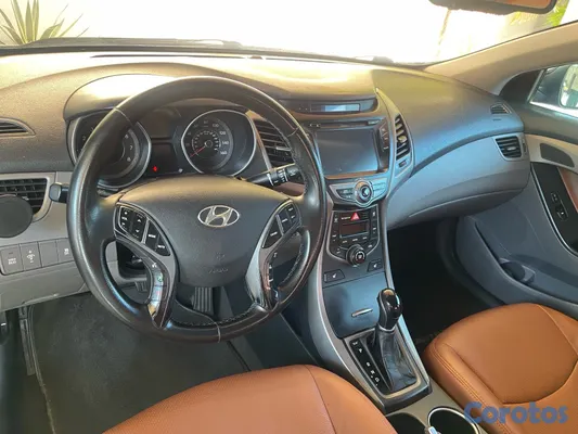 2014 Hyundai Elantra — foto 7 / 10