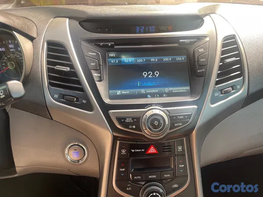 2014 Hyundai Elantra — foto 9 / 10