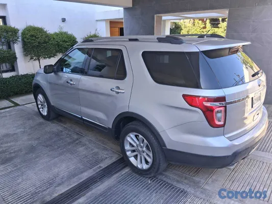 2013 Ford Explorer — foto 2 / 7