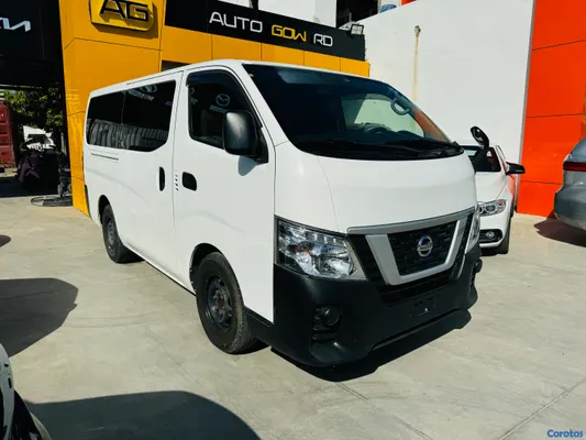 2018 Nissan NV — foto 2 / 10
