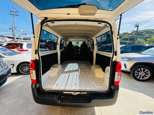 2018 Nissan NV — foto 8 / 10