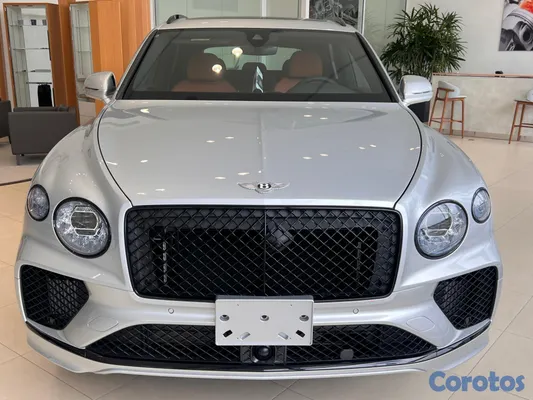 2024 Bentley Bentayga — foto 2 / 10