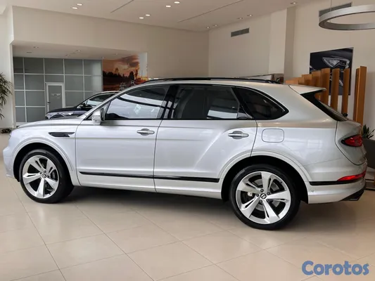 2024 Bentley Bentayga — foto 4 / 10