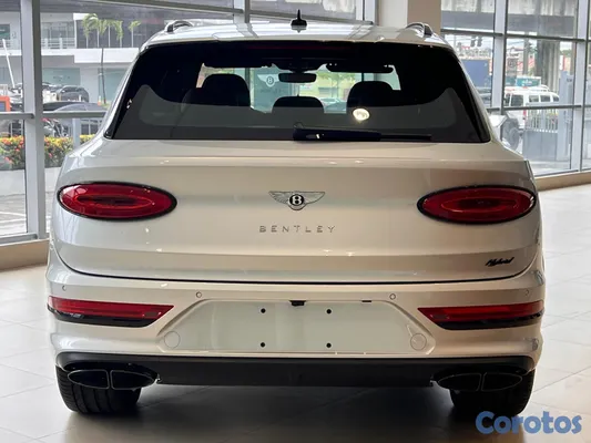 2024 Bentley Bentayga — foto 5 / 10
